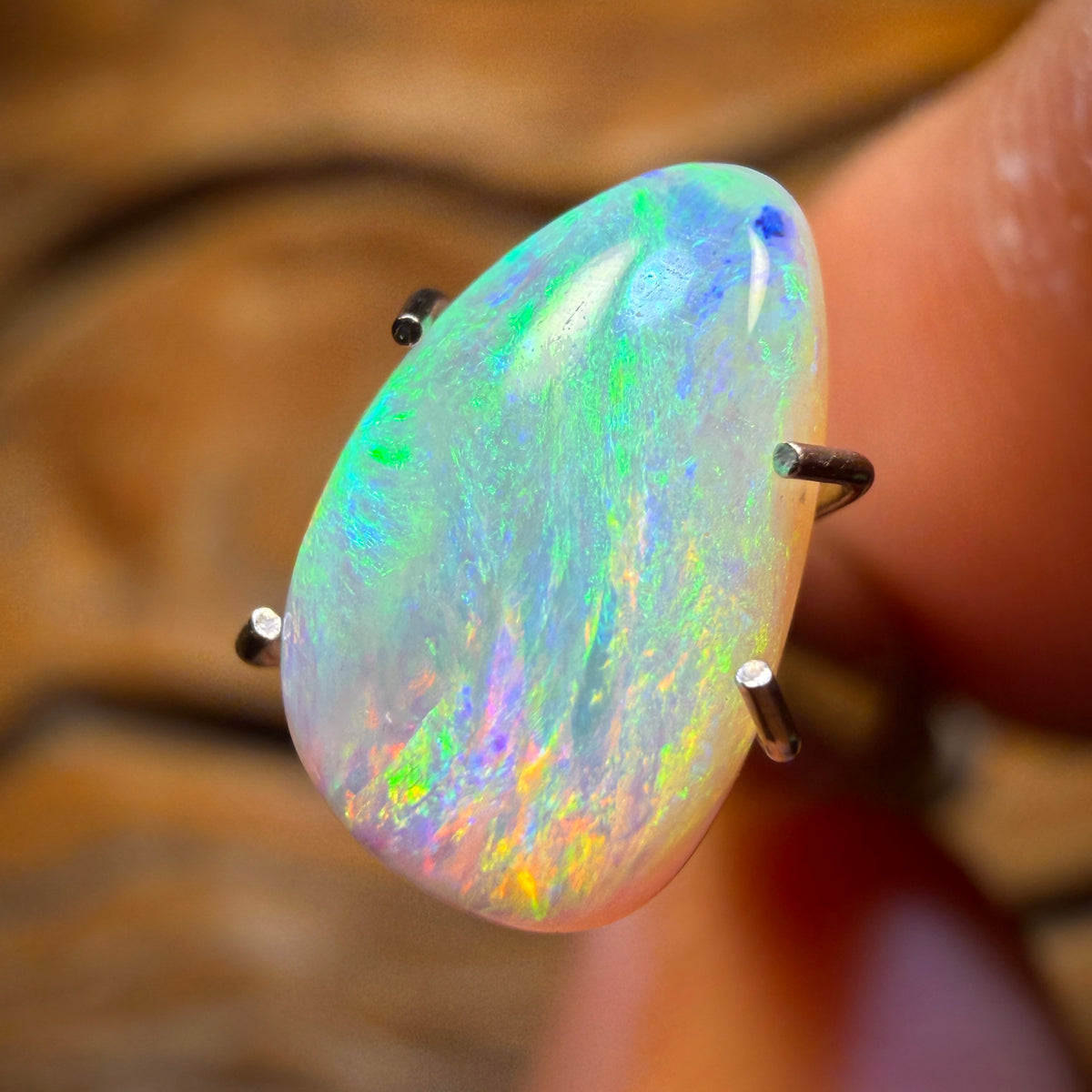 1.8cts - Lightning Ridge Crystal Opal