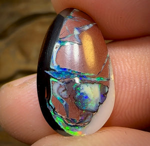 7.5cts - Australian Boulder Opal. Partial Eye Kernel