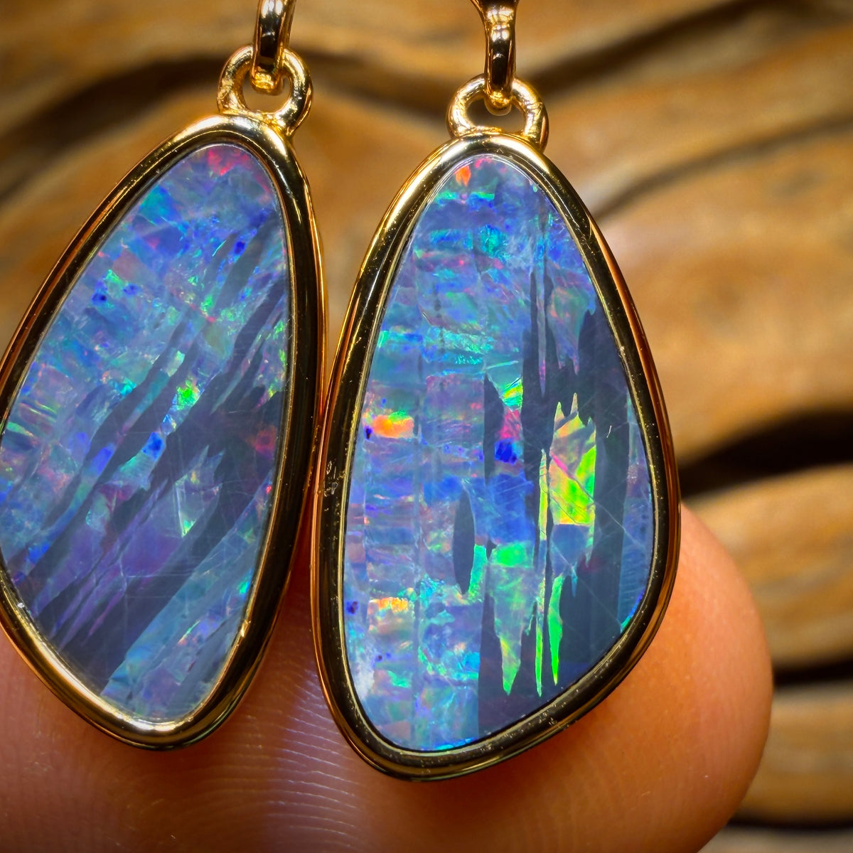(28) Sterling Silber Vergoldet – Australische Boulder-Opal-Doublet Ohrstecker
