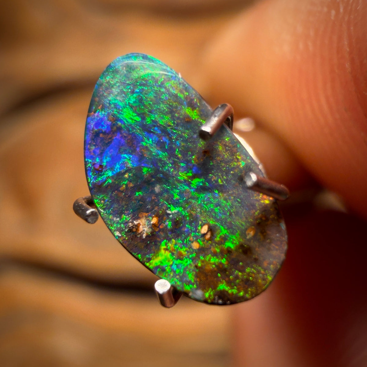 1cts - Australian Boulder Seam Opal
