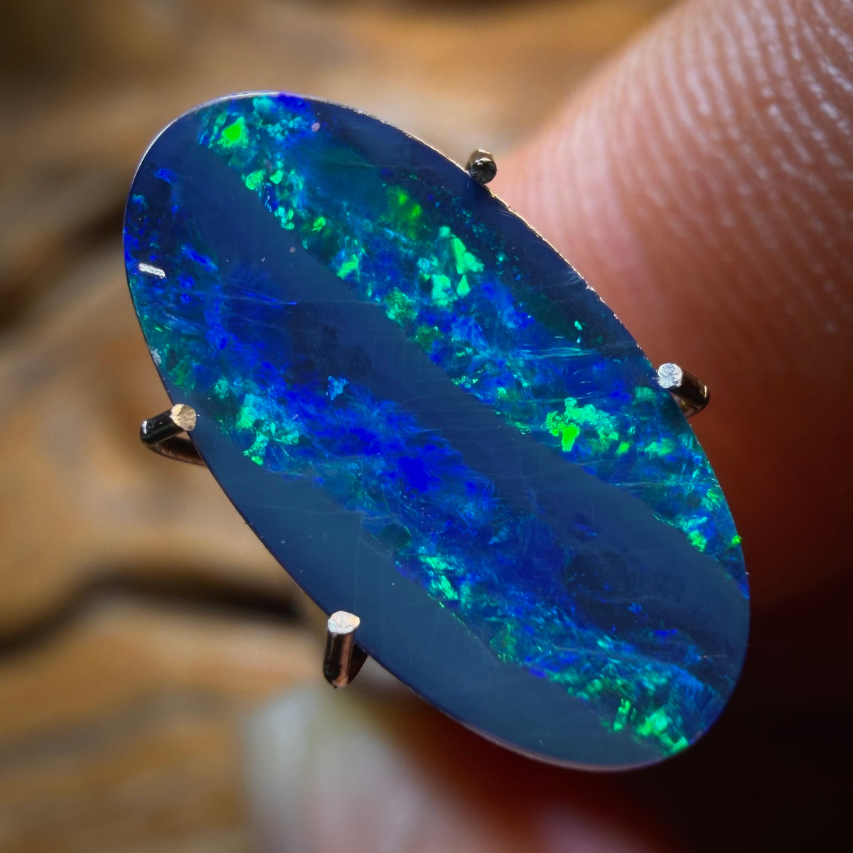 Bargain Card! 2.55cts - Australian Boulder Opal Doublet