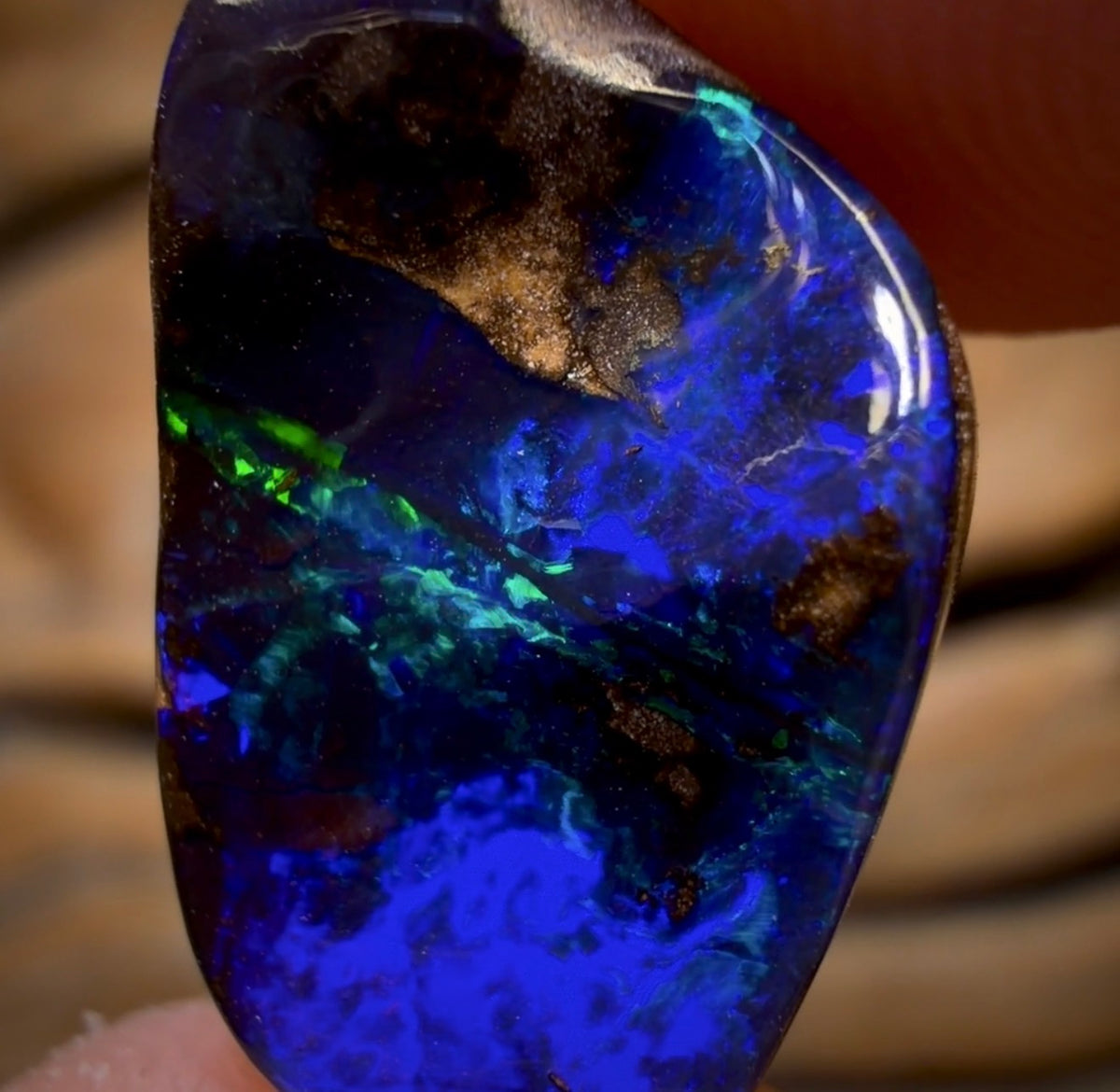 7.4cts - Deep Ocean Queensland Boulder Seam Opal
