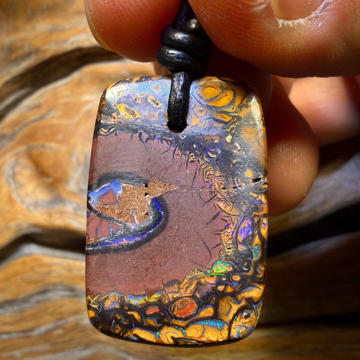 29 x 19mm - Gebohrter Stammes Queensland Boulder Opal Halskette