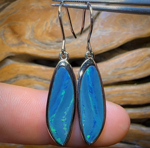 Ohrhaken aus Sterlingsilber mit australischem Boulder-Opal-Doublet