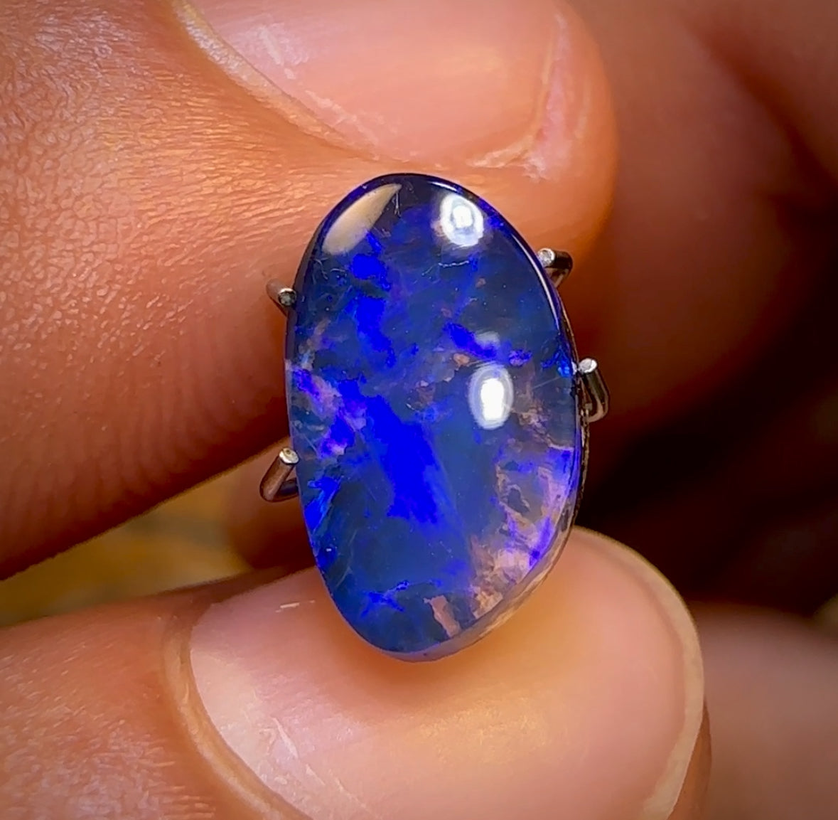 Auktion lose 1,85 cts – massiver australischer Boulder-Pfeifenopal