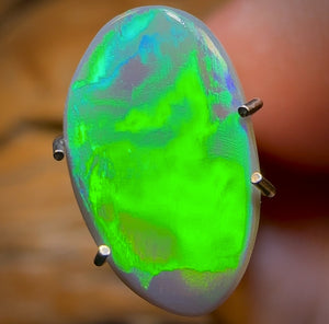 1.95cts - “Green flash 1”GEM Lightning Ridge Dark Opal