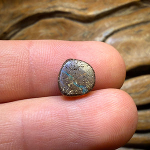 Fire on Ice! 2.3cts - Queensland Boulder Seam Opal. Australian Opal