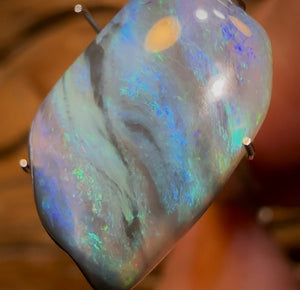 6.4cts - Lightning Ridge Semi Black Opal Rub