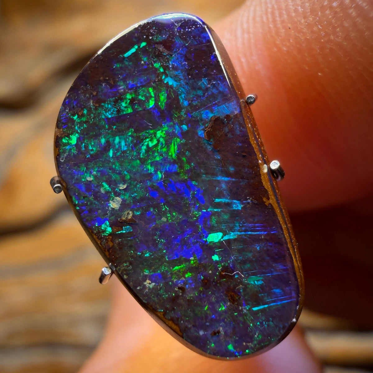 6.2cts - Top Australian Boulder Seam Opal from Winton