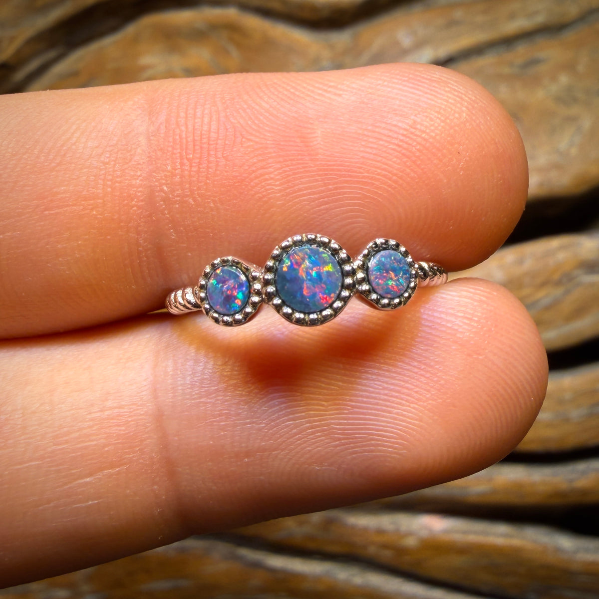 🔨 AUCTION 🔨 Sterling Silver - Antique Beaded Style Queensland Boulder Opal Doublet Ring. Adjustable Size