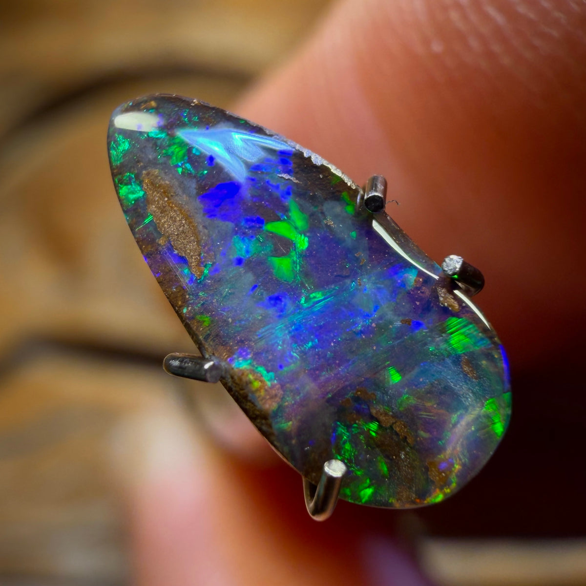 1,5 Karat – Australischer Boulder Seam Opal