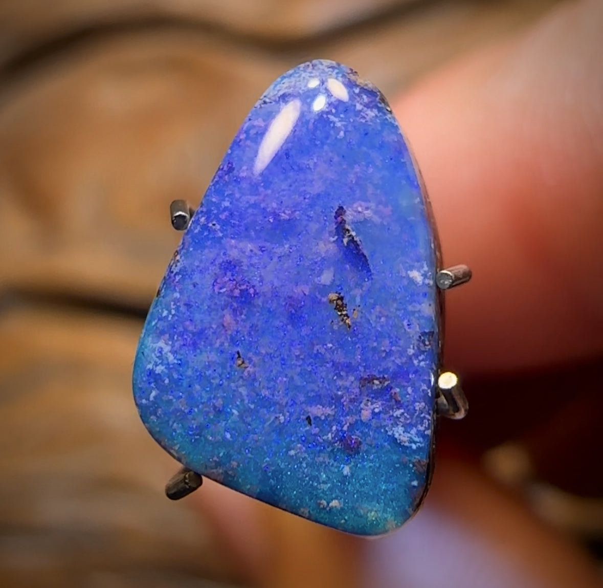 2.2cts - Queensland Boulder Seam Opal