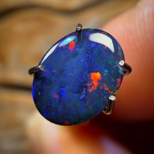 0.7cts - Australian Boulder Opal Doublet