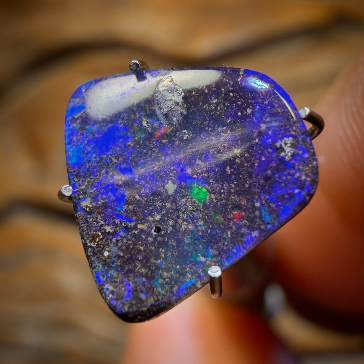 1.9cts - Queensland Boulder Seam Opal. Australian Opal
