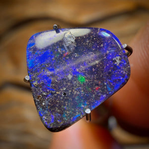 1.9cts - Queensland Boulder Seam Opal. Australian Opal