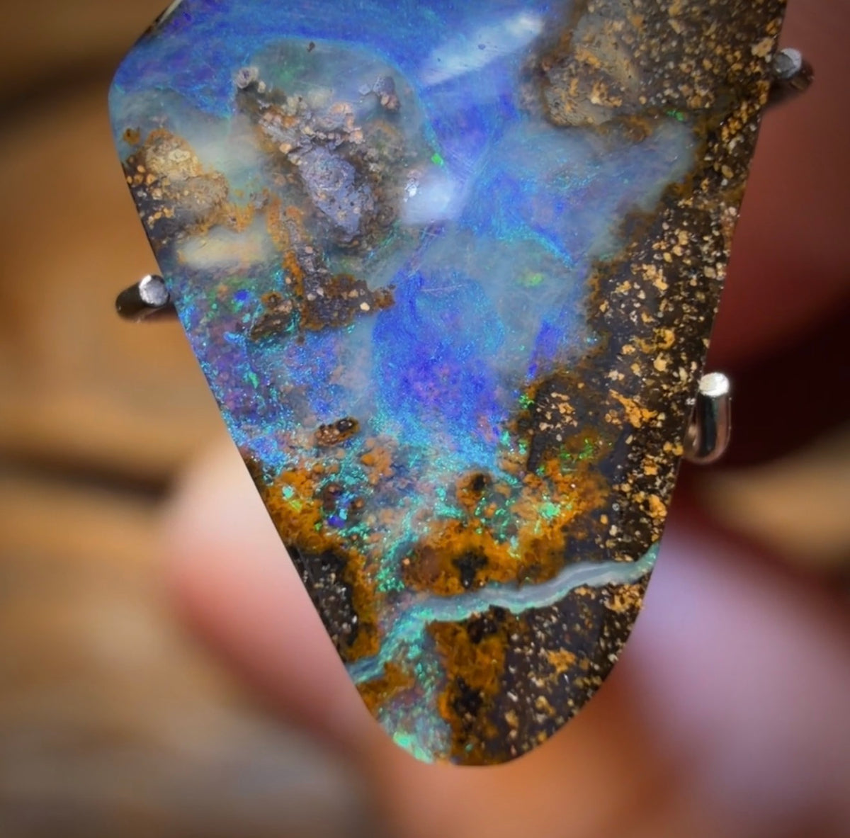 3.6cts - Queensland Boulder Seam Opal