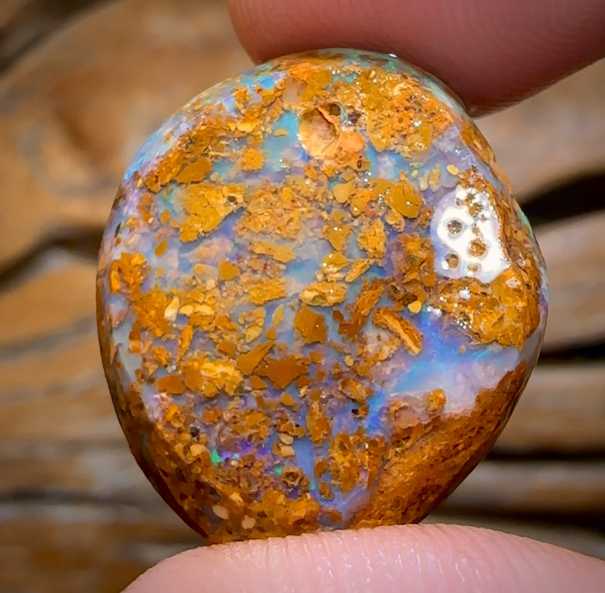 17.9cts - Boulder Pipe Opal Rub. Australian Opal