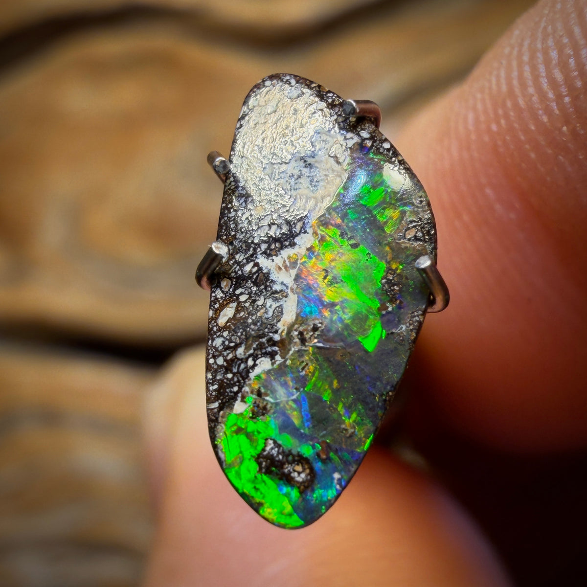 2.1cts - Australian Boulder Seam Opal