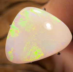 Auction Fall-Through = Your Gain! 🔥 Now More Than 50% Off RRP 🚨  5.6cts - South Australian White Opal. RECUTTER’S DELIGHT