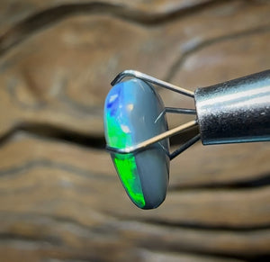 1.9cts - Solid Lightning Ridge Black Opal - Opal Whisperers