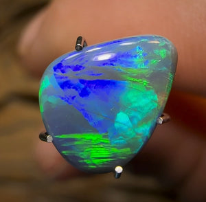 1.9cts - Solid Lightning Ridge Black Opal - Opal Whisperers