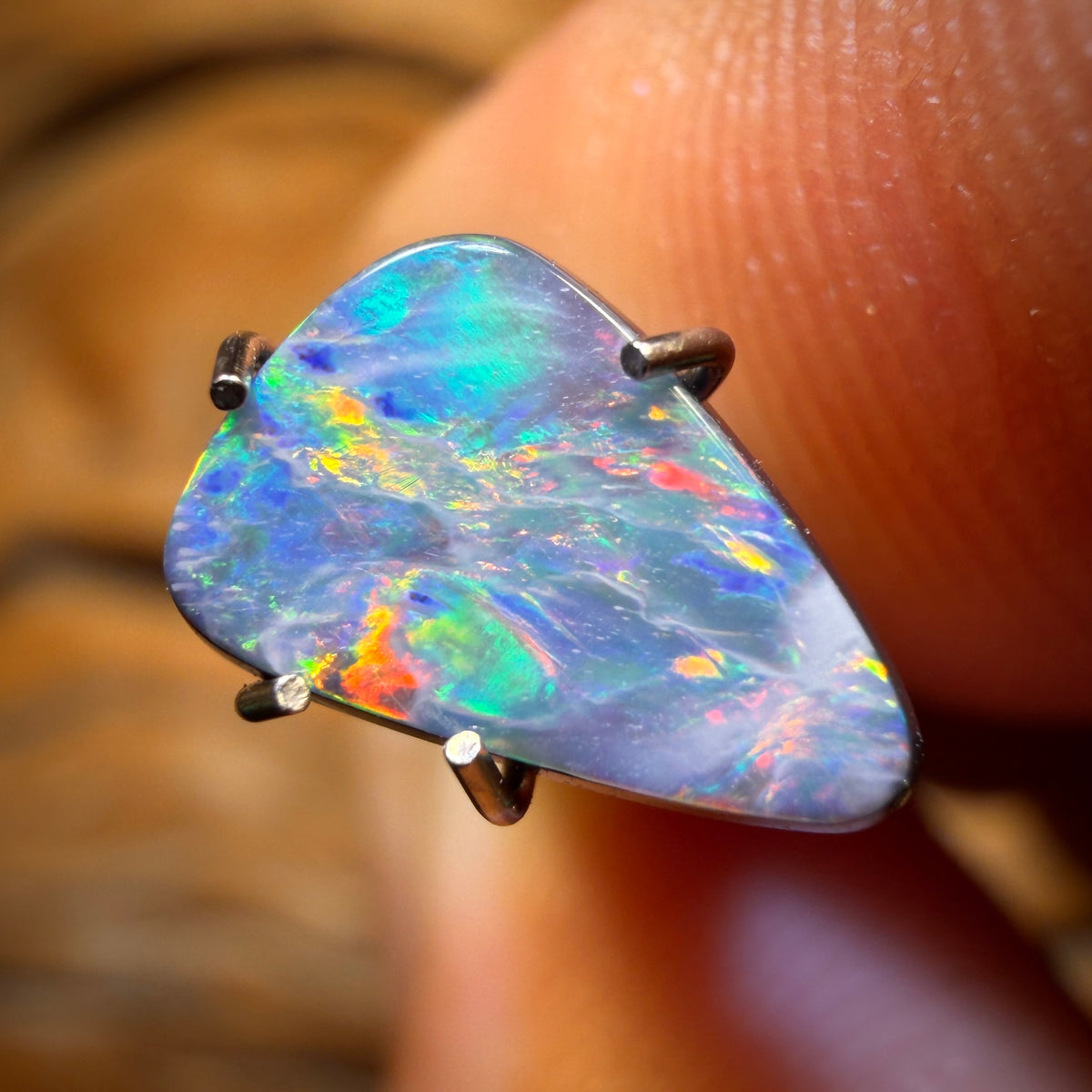 0.99cts - Lightning Ridge Opal Doublet