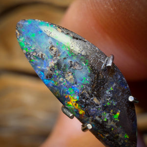 1.7cts - Australian Boulder Seam Opal