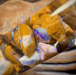 124,7 ct – Phiole mit Yowah-Nussopal-Rohstein und fossilem Opal