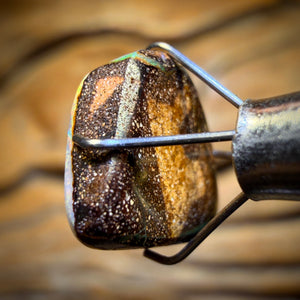 Mad Wild Card ! 4.1cts - Queensland Boulder Seam Opal from Opalton
