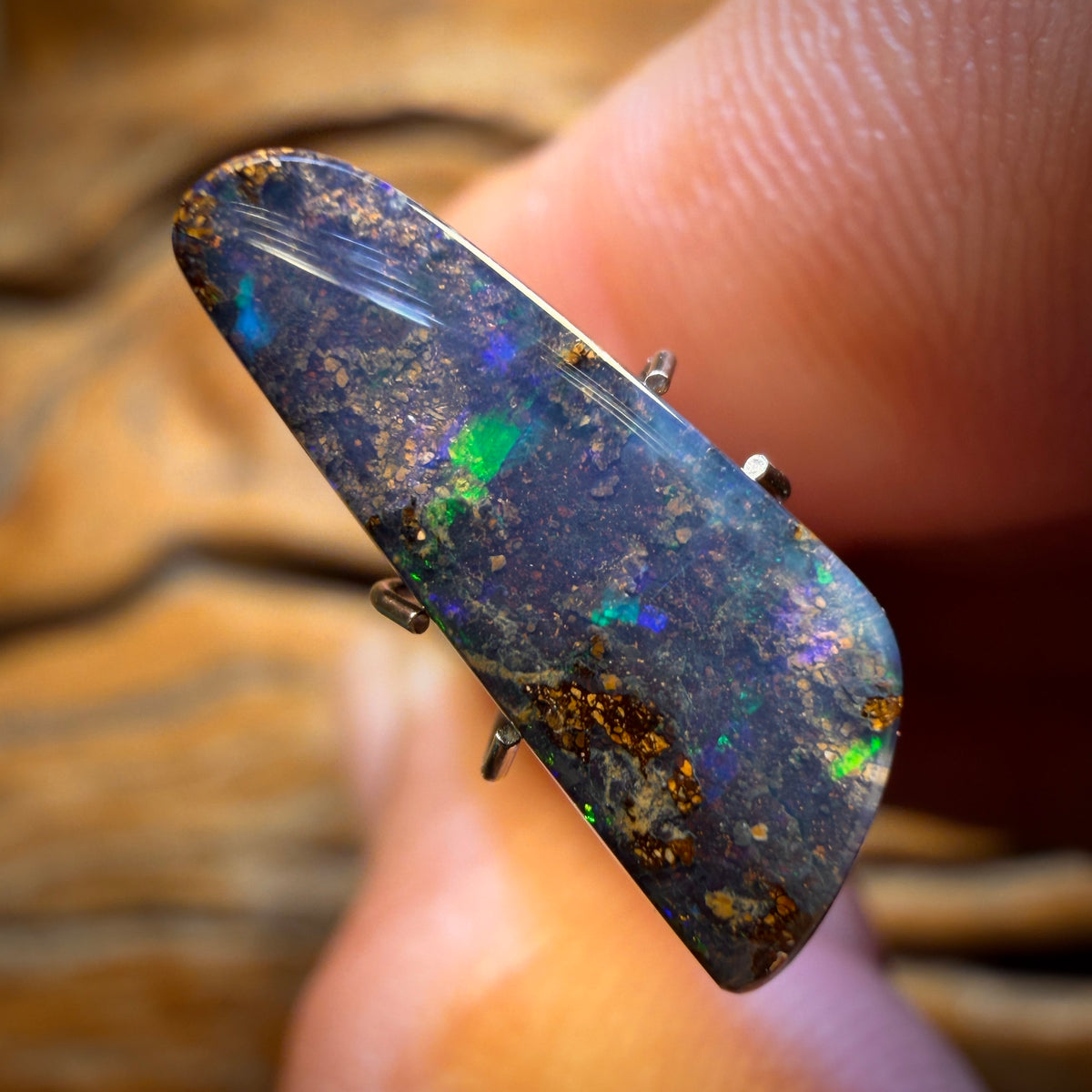4cts - Queensland Black Boulder Seam Opal. Australian Opal Bargain