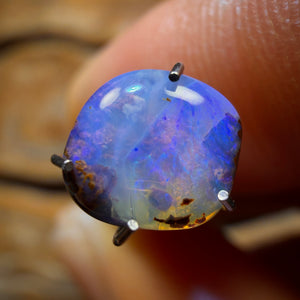 Half Price Card! 1.05cts - Queensland Boulder Seam Opal. Australian Opal