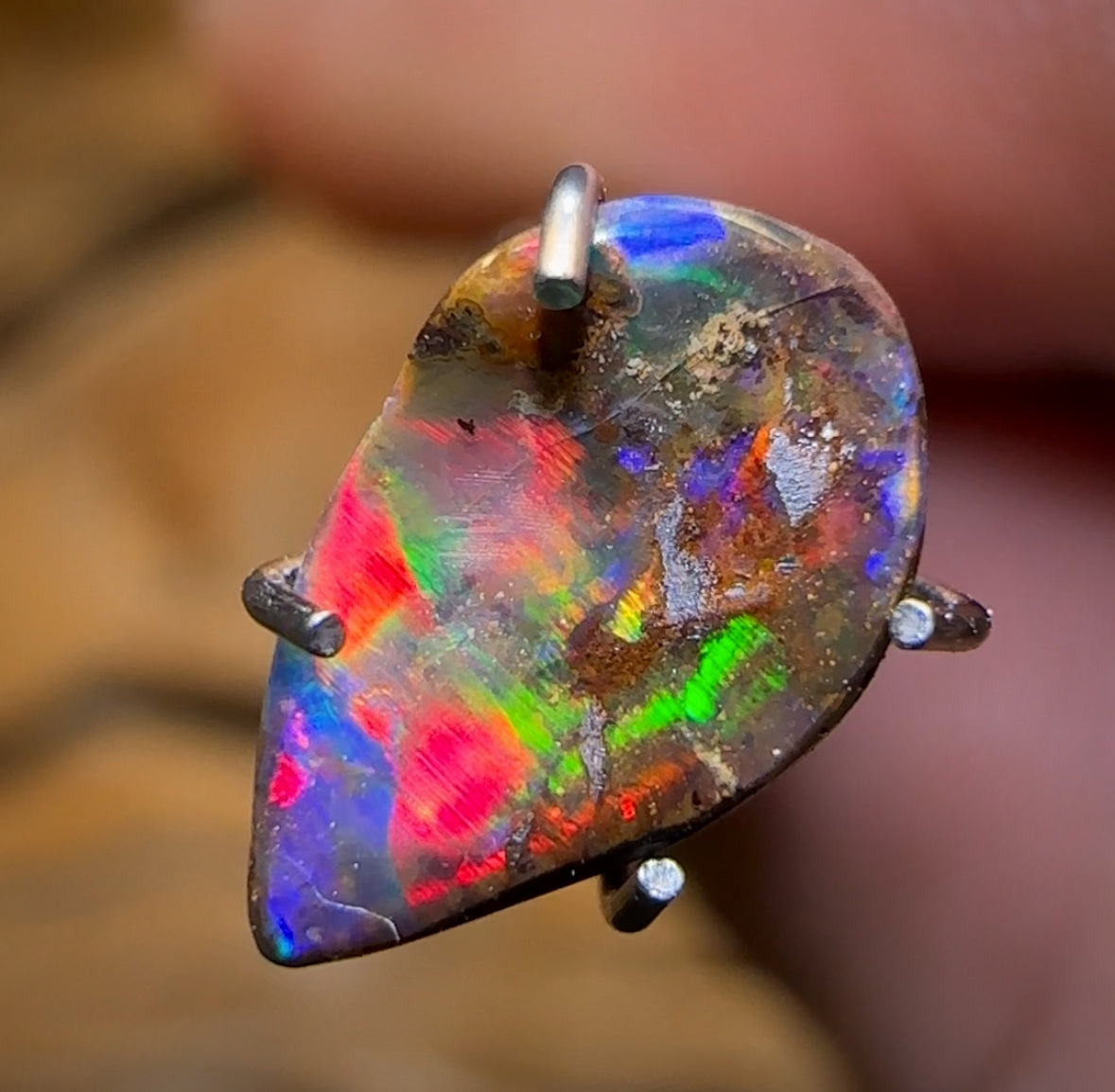 1.15cts - Queensland Boulder Seam Opal from Winton Wow! Chemical Fire Double Sided