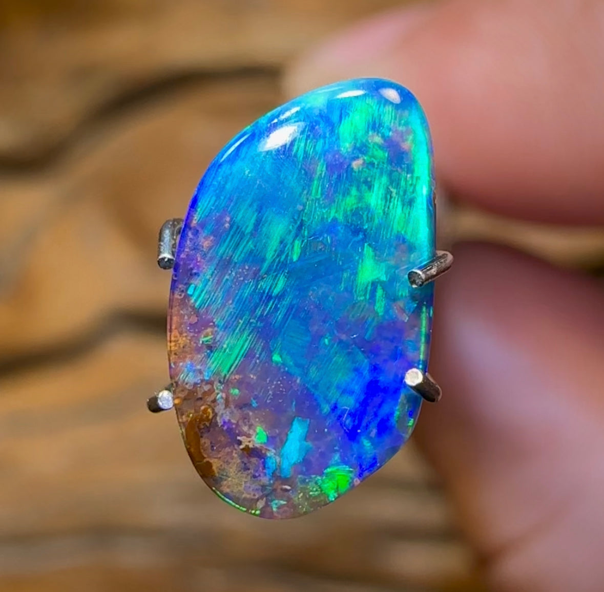 1.9cts - Amazingly Bright Winton Seam Opal. Australian Boulder Opal - Opal Whisperers