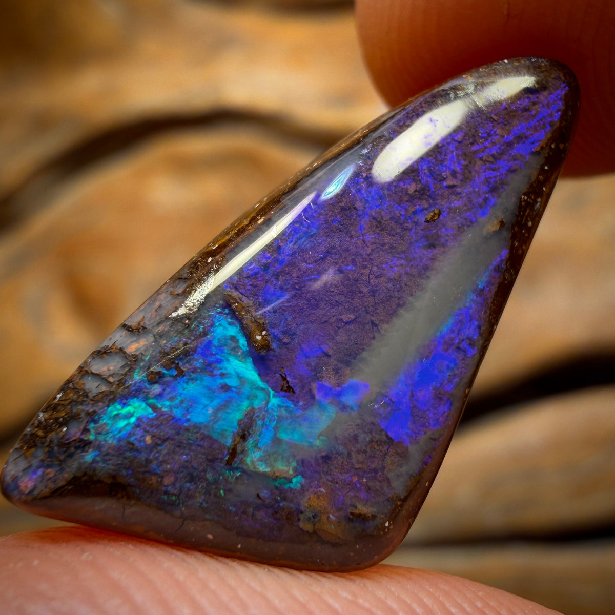17.9cts - watch video see flash Large Australian Boulder Seam Opal