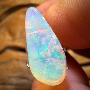 Bargain Card! 3.7cts - Solid Australian Boulder Pipe Crystal Opal