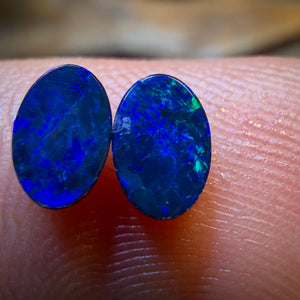 Bargain Card! 0.72cts - Australian Boulder Opal Doublet Pair
