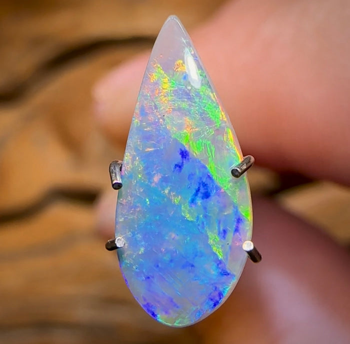 0.8cts - Lightning Ridge Black Crystal Opal - Opal Whisperers