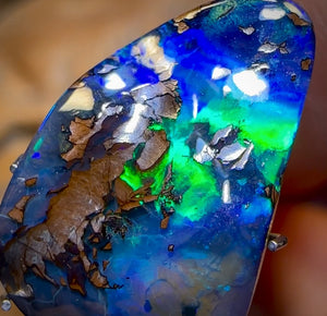 8.4cts - “Plasma Stream” Queensland Boulder Seam Opal