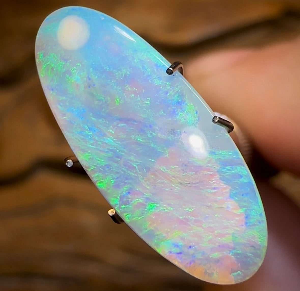 3.9cts - Lightning Ridge Crystal Opal - Opal Whisperers