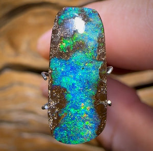 5.65cts - Queensland Boulder Seam Opal. Reef Pattern