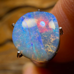 Fire on Ice! 2.3cts - Queensland Boulder Seam Opal. Australian Opal