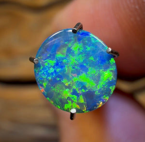 0.95cts - Lightning Ridge Opal Doublet