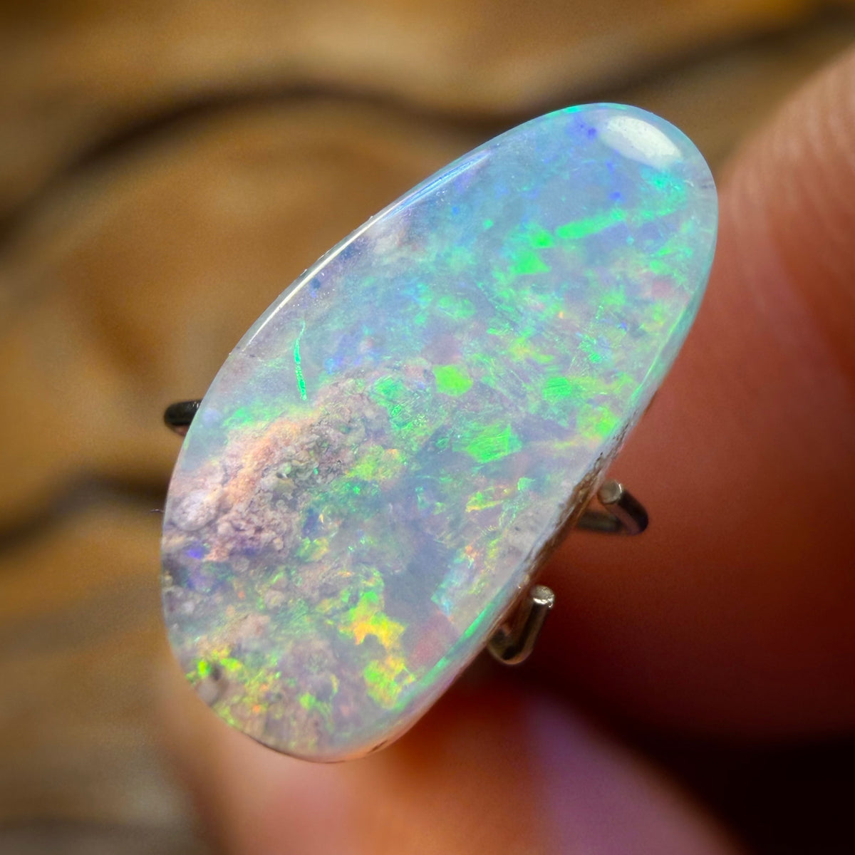 1,6 Karat - Solider australischer Boulder-Pfeifen-Kristallopal