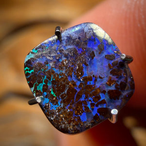 1.7cts - “Electro”Queensland Boulder Seam Opal. Australian Opal