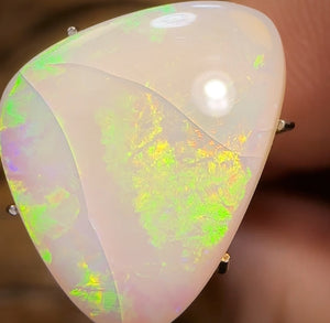 Auction Fall-Through = Your Gain! 🔥 Now More Than 50% Off RRP 🚨  5.6cts - South Australian White Opal. RECUTTER’S DELIGHT