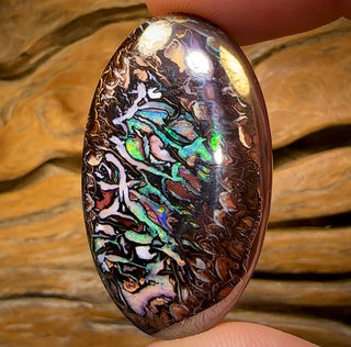 AO - Art of Opal™ Zusammenarbeitskollektion - 86cts - „Deep Forrest“ Tribal Queensland Boulderopal Kandidat von Art of Opal