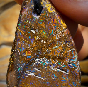 Collier en opale boulder du Queensland, style tribal, 37 x 22 mm