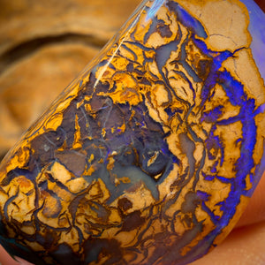 66,5 cts – OPALE TRIBALE YOWAH NUT BRUTE DE FROTTEMENT. Présentée dans « OUTBACK OPAL HUNTERS » !!