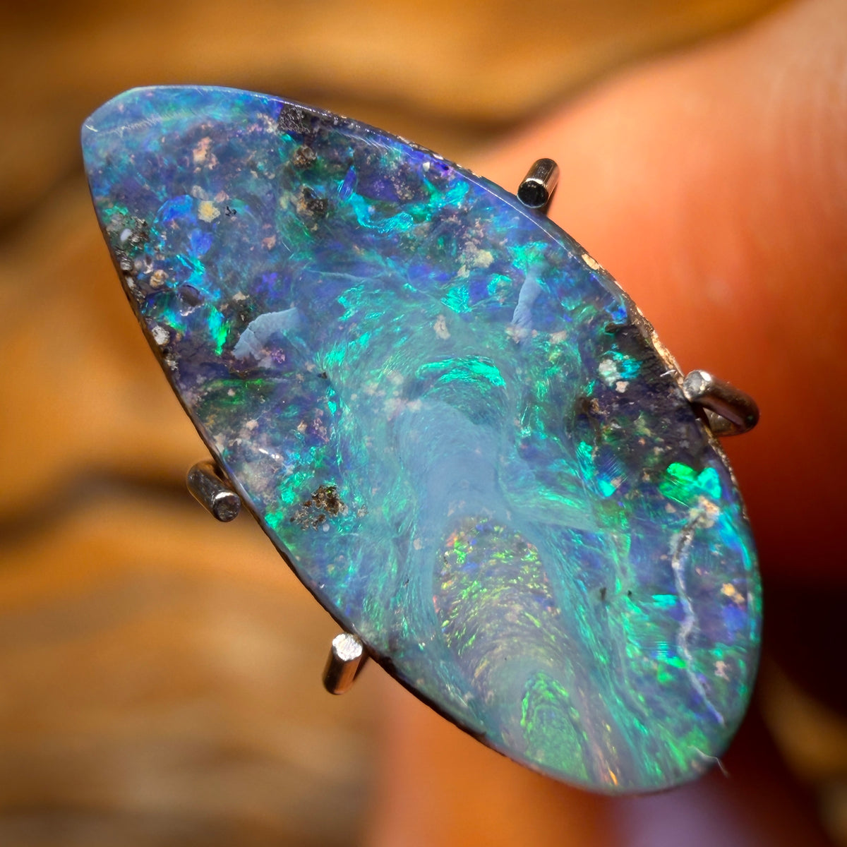 2.1cts - Queensland Boulder Seam Opal. Australian Opal