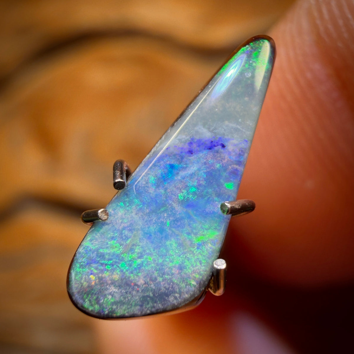 1,4 ct – Australischer Boulder-Seam-Opal